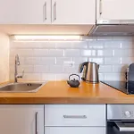 Athinais Urban Living 2 Just 2 Minutes From The Port