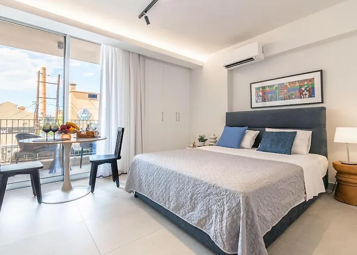 Athinais Urban Living 2 Just 2 Minutes From The Port
