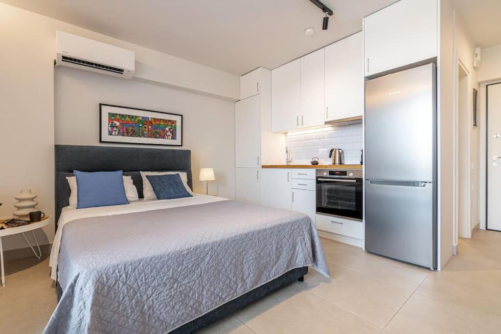 Athinais Urban Living 2 Just 2 Minutes From The Port *
